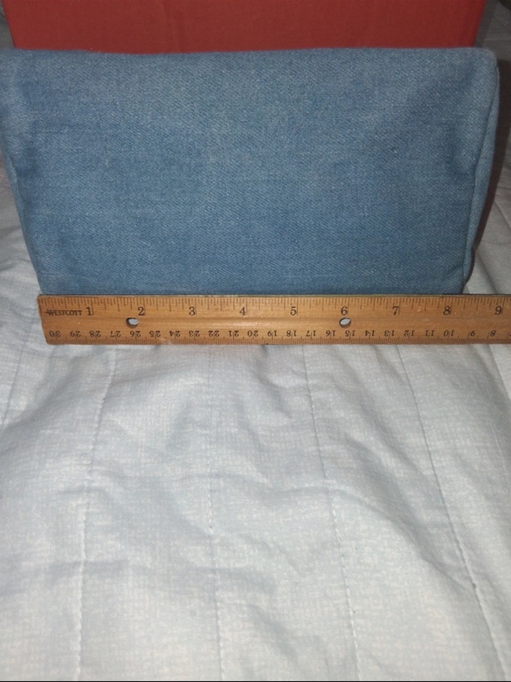 Juicy Couture Light Blue Denim Cosmetic Pouch with Pink Accent - Picture 4 of 5